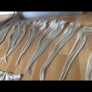 22” BLEACH BLONDE HAIR EXTENSIONS